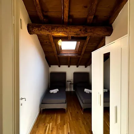 Loft Mansardato Sullo Skyline Di