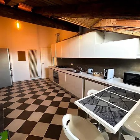 Loft Mansardato Sullo Skyline Di